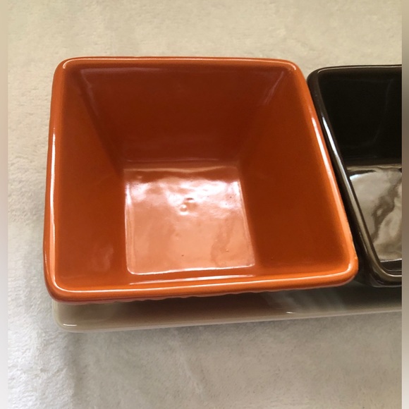 Ceramic plate on bronze metal stand. 3 square bowls. Beautiful harvest colors. - Picture 3 of 16